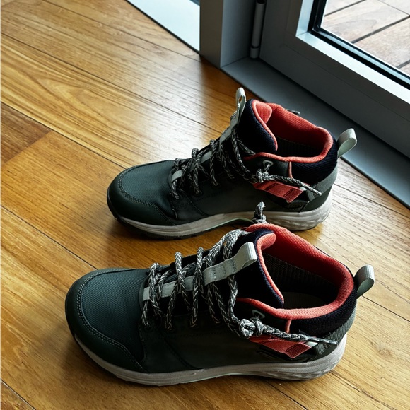 Teva Grandview GTX - Hiking Boots - Women Size 7 - Picture 3 of 8